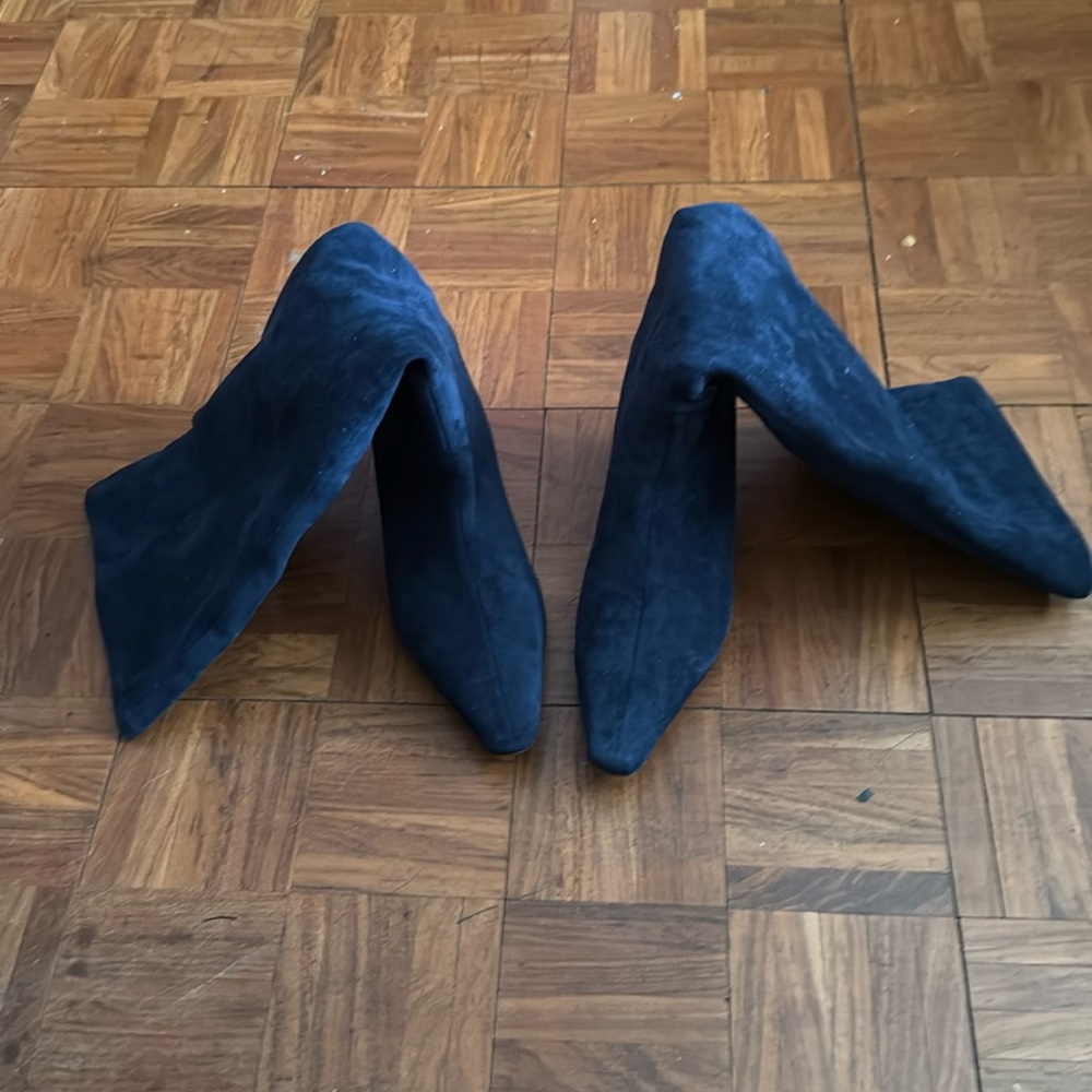 Royal blue knee high boots 8 1/2 inside is velvety smooth to the toe.